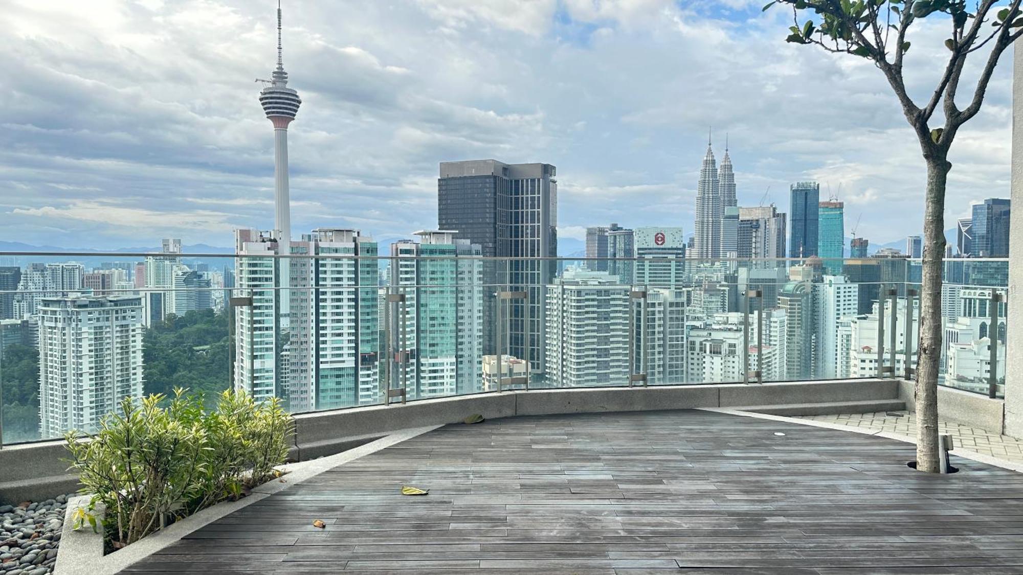 Skyline View In Bukit Bintang The Robertson 42F Apartment Kuala Lumpur Exterior photo